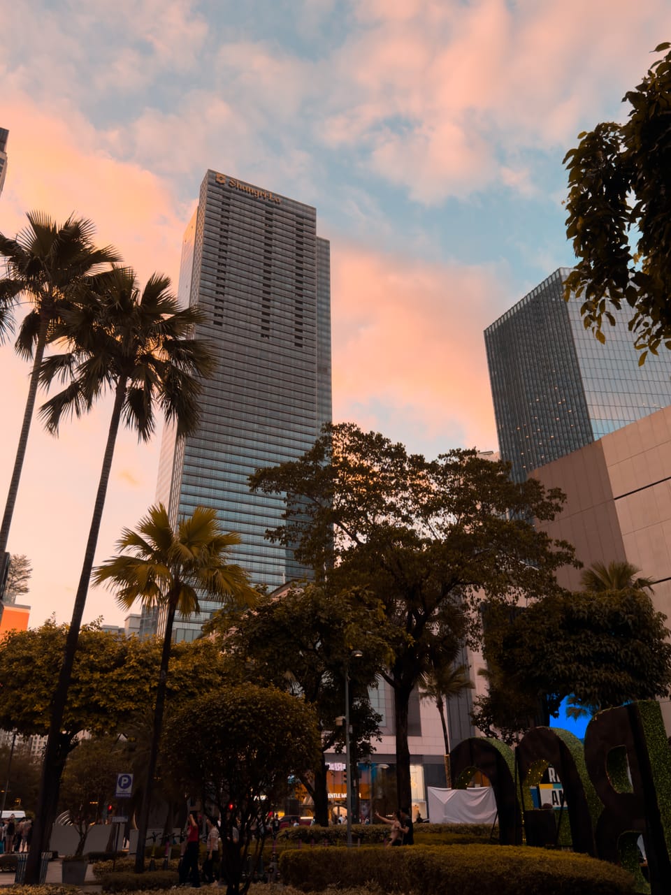 Mabuhay, Day 2: Watching BGC Wake Up