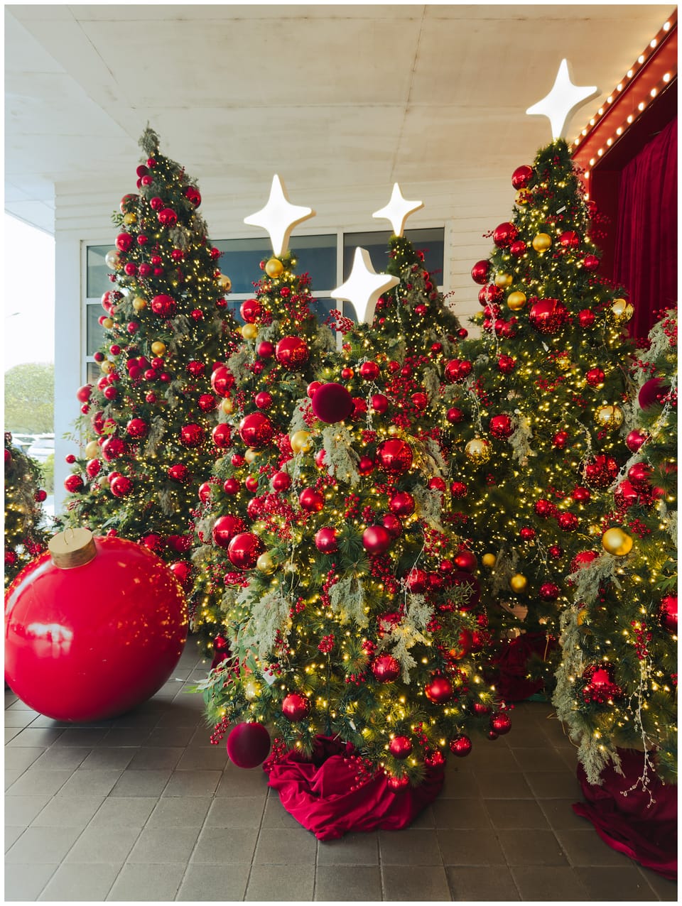 Mabuhay, Day 10: Christmas at SM Clark